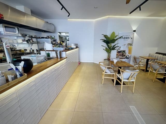 Restaurang/Bar till salu i Puerto Banus, Marbella - 1 000 000 € (Ref: 9345734)