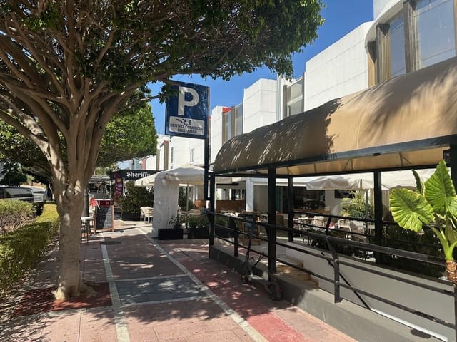 Restaurant/Bar til salg i Puerto Banus, Marbella - € 1.000.000 (Ref: 9345734)