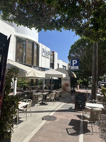 Restaurant/Bar til salg i Puerto Banus, Marbella - € 1.000.000 (Ref: 9345734)