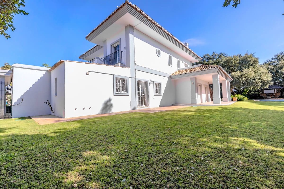 4 sypialnia Willa na sprzedaż w Sotogrande z basenem garażem - 1 950 000 € (Ref: 9378146)