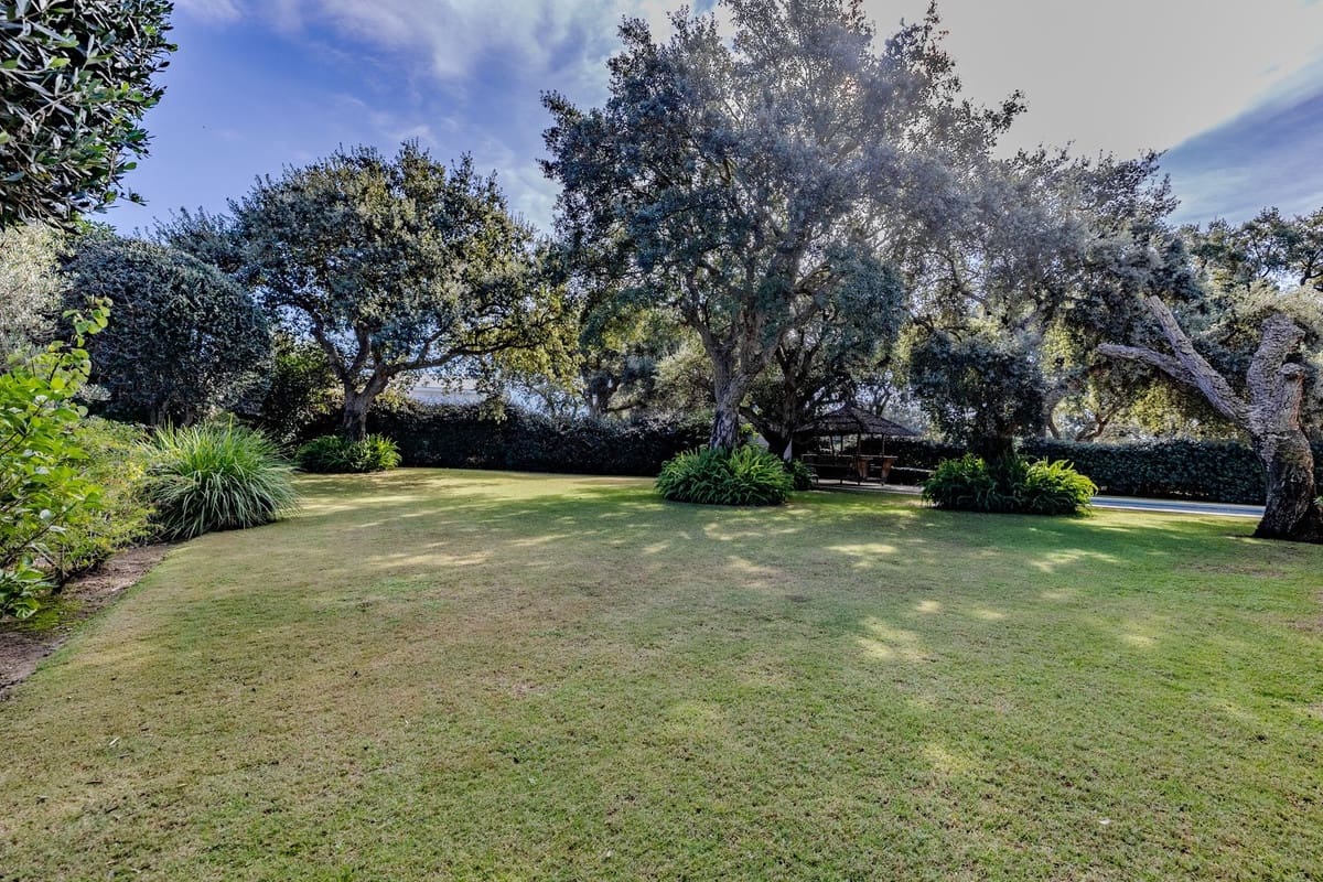 4 sypialnia Willa na sprzedaż w Sotogrande z basenem garażem - 1 950 000 € (Ref: 9378146)