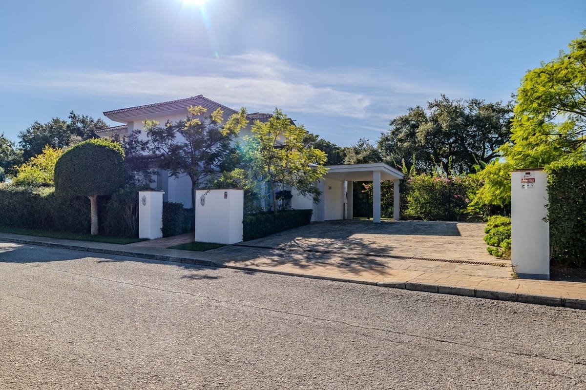 4 sypialnia Willa na sprzedaż w Sotogrande z basenem garażem - 1 950 000 € (Ref: 9378146)