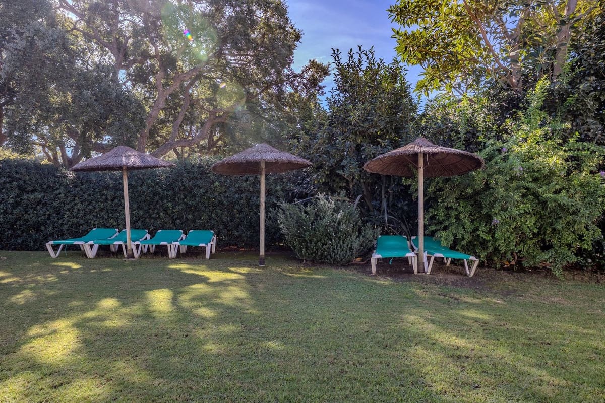 4 sypialnia Willa na sprzedaż w Sotogrande z basenem garażem - 1 950 000 € (Ref: 9378146)