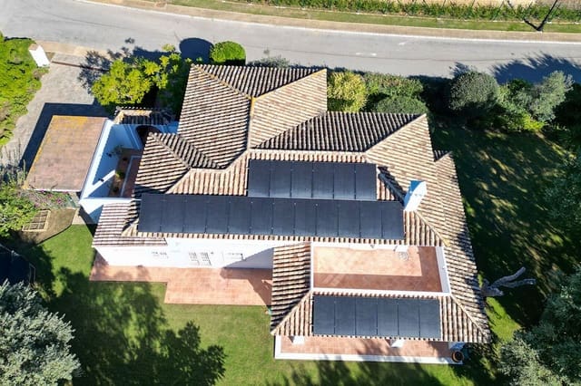 4 soverom Villa til salgs i Sotogrande, San Roque med svømmebasseng garasje - € 1 595 000 (Ref: 9378146)