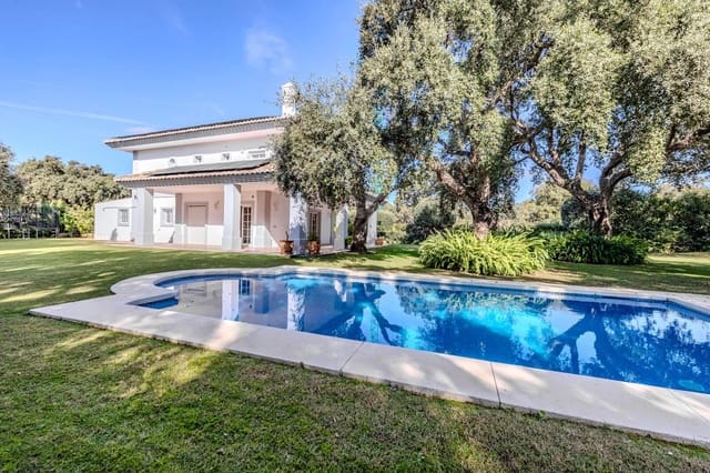 4 sovrum Villa till salu i Sotogrande, San Roque med pool garage - 1 595 000 € (Ref: 9378146)