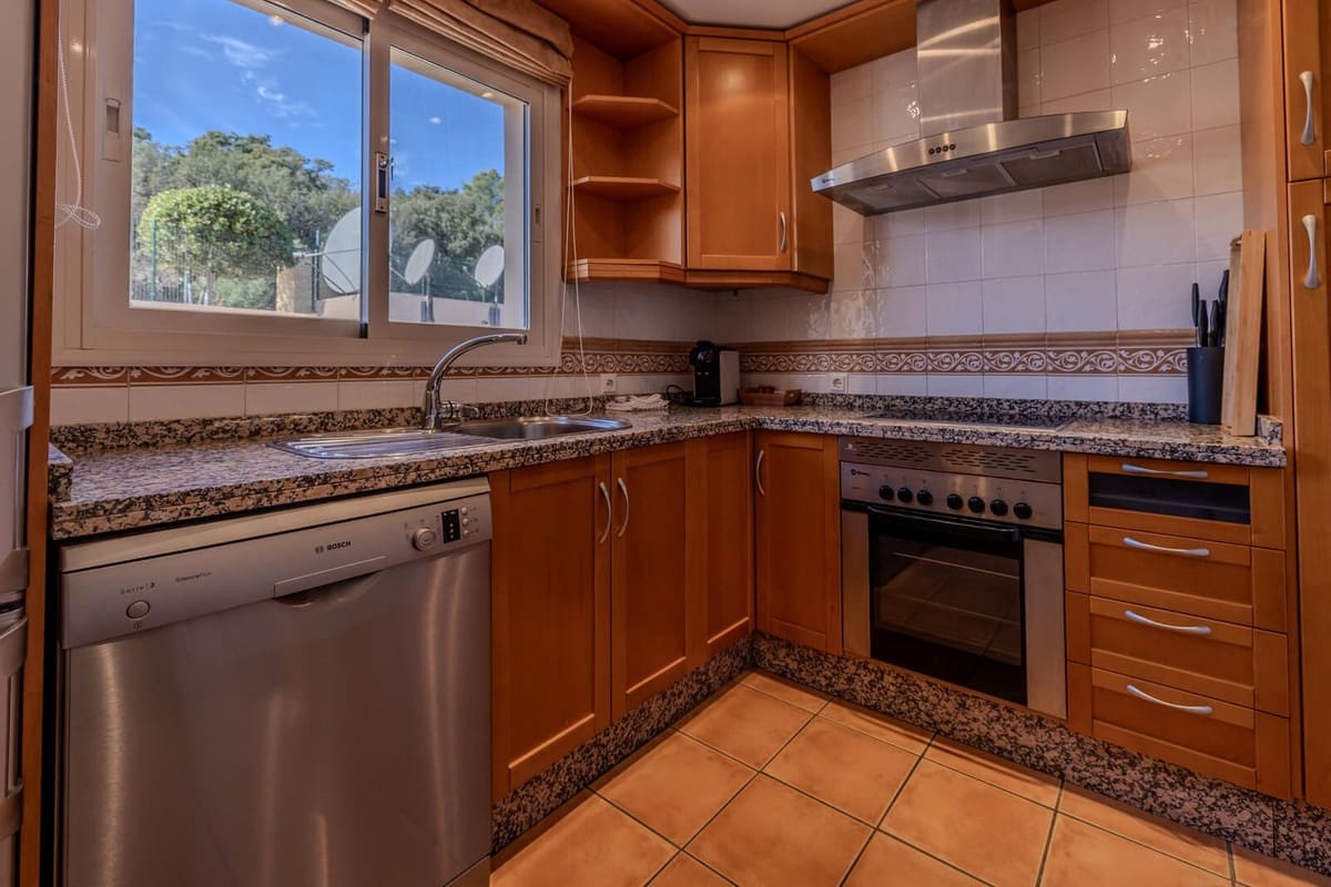 3 bedroom Penthouse for sale in La Mairena with pool - € 435,000 (Ref: 9383601)