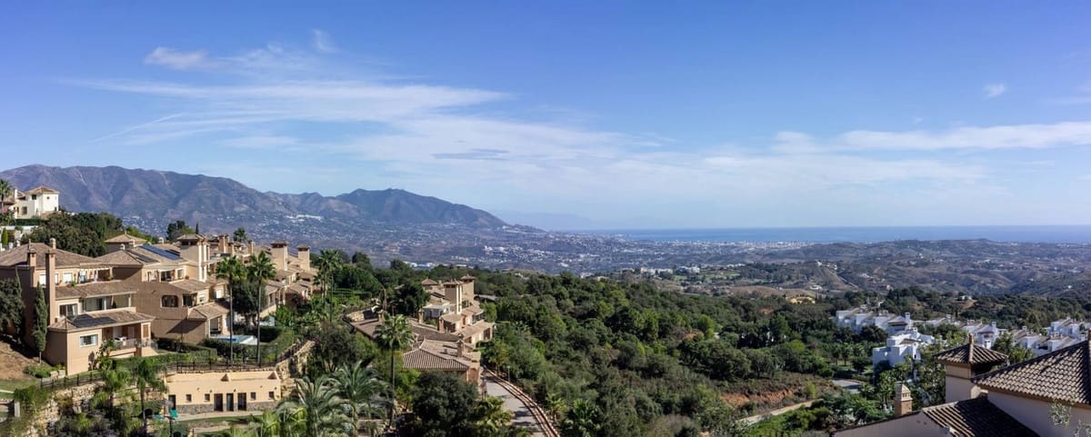 3 bedroom Penthouse for sale in La Mairena with pool - € 435,000 (Ref: 9383601)