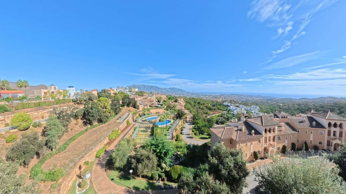 3 bedroom Penthouse for sale in La Mairena with pool - € 435,000 (Ref: 9383601)