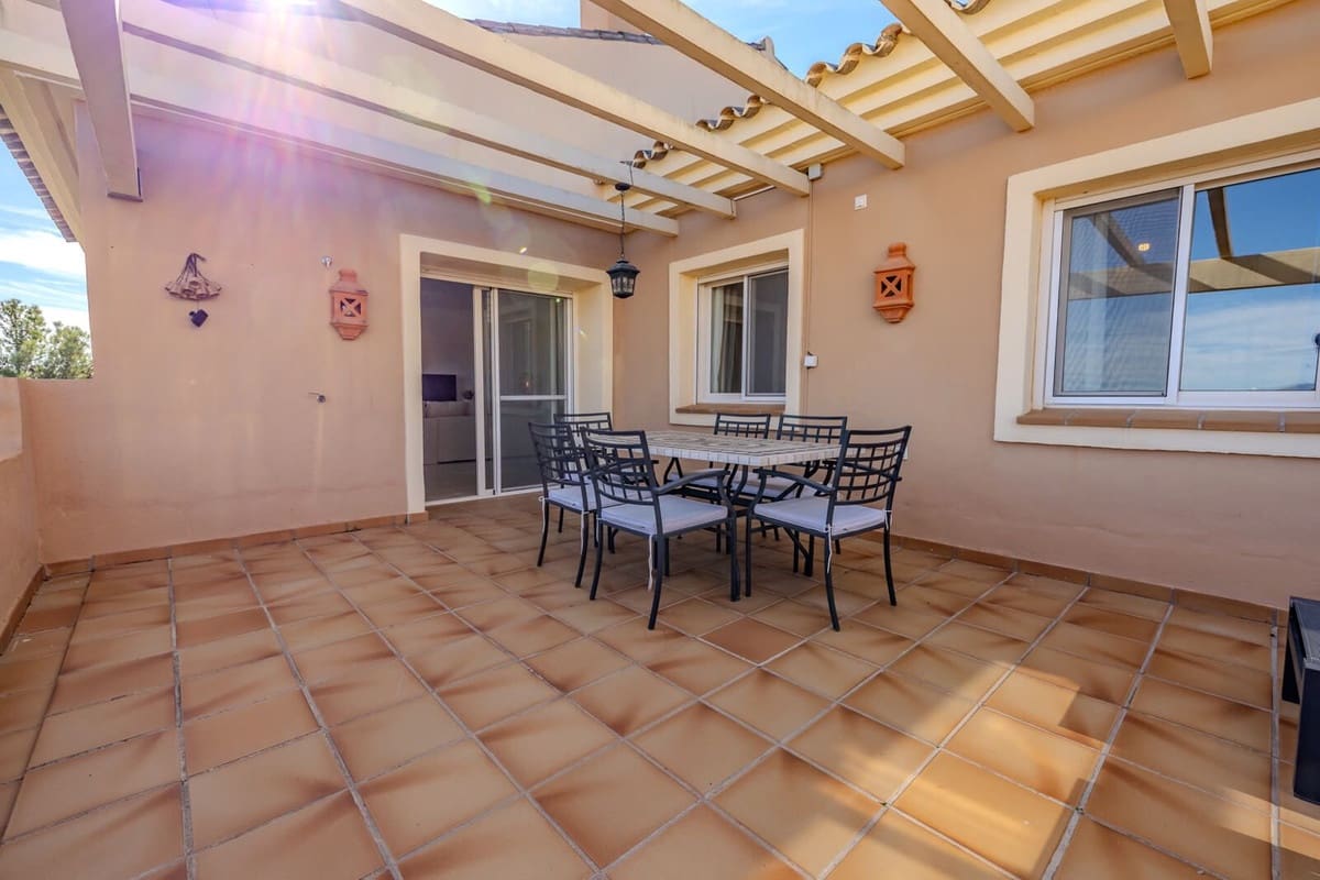 3 soveværelse Penthouse til salg i La Mairena med swimmingpool garage - € 435.000 (Ref: 9383601)
