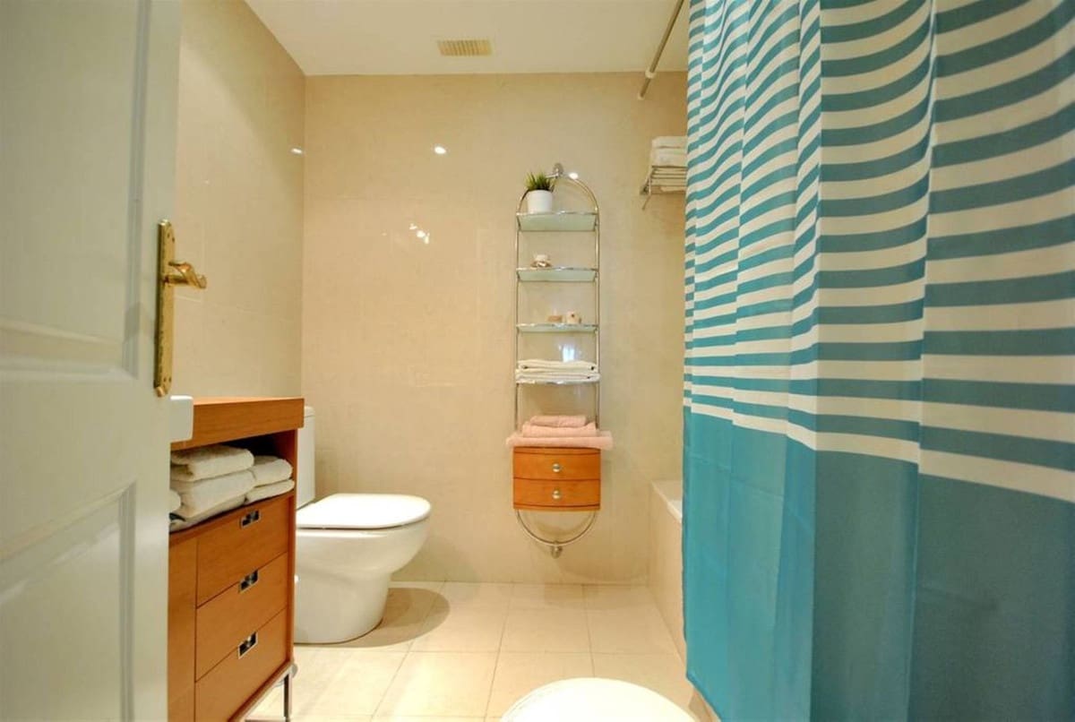 3 sypialnia Apartament na sprzedaż w Aloha Golf z basenem garażem - 650 000 € (Ref: 9421755)