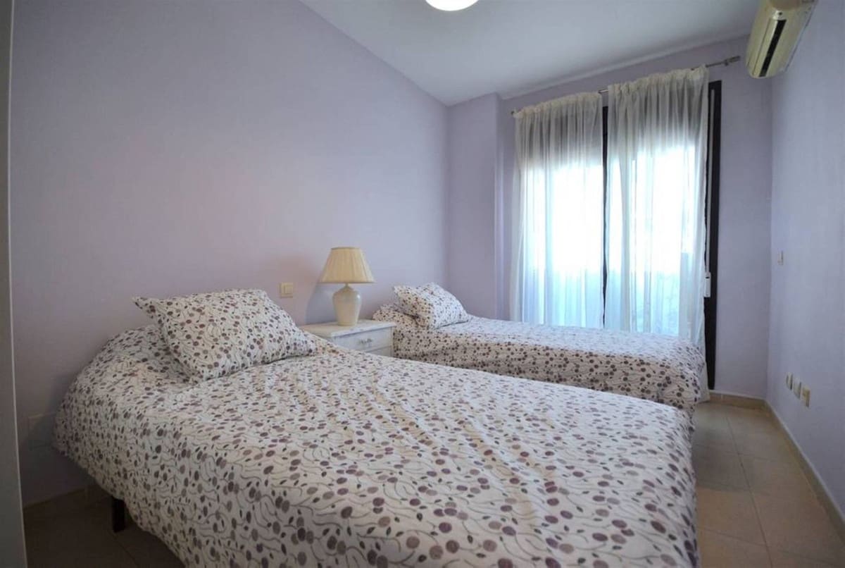 3 camera da letto Appartamento in vendita in Aloha Golf con piscina garage - 585.000 € (Rif: 9421755)