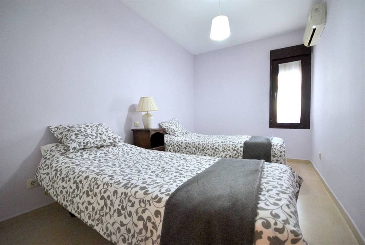 3 camera da letto Appartamento in vendita in Aloha Golf con piscina garage - 585.000 € (Rif: 9421755)