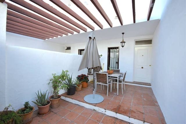3 Zimmer Apartment zu verkaufen in Aloha Golf, Marbella mit Pool Garage - 585.000 € (Ref: 9421755)