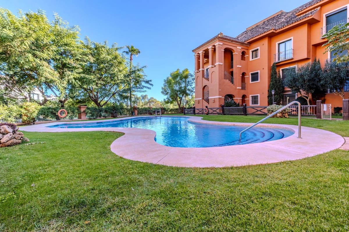 3 chambre Appartement à vendre à Monte Halcones avec piscine garage - 835 000 € (Ref: 9467805)