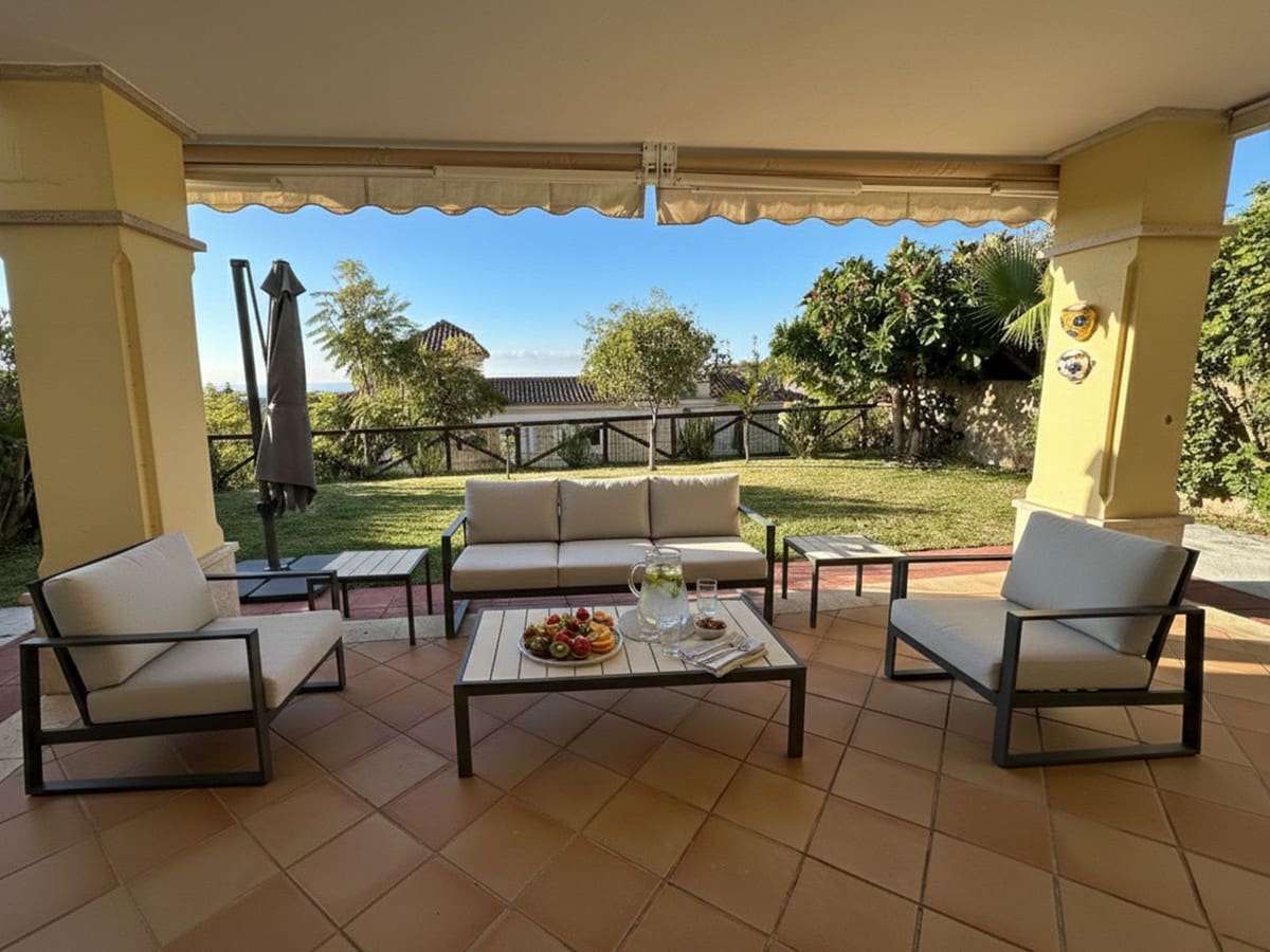 4 chambre Maison de Ville à vendre à Marbella avec piscine garage - 940 000 € (Ref: 9550109)