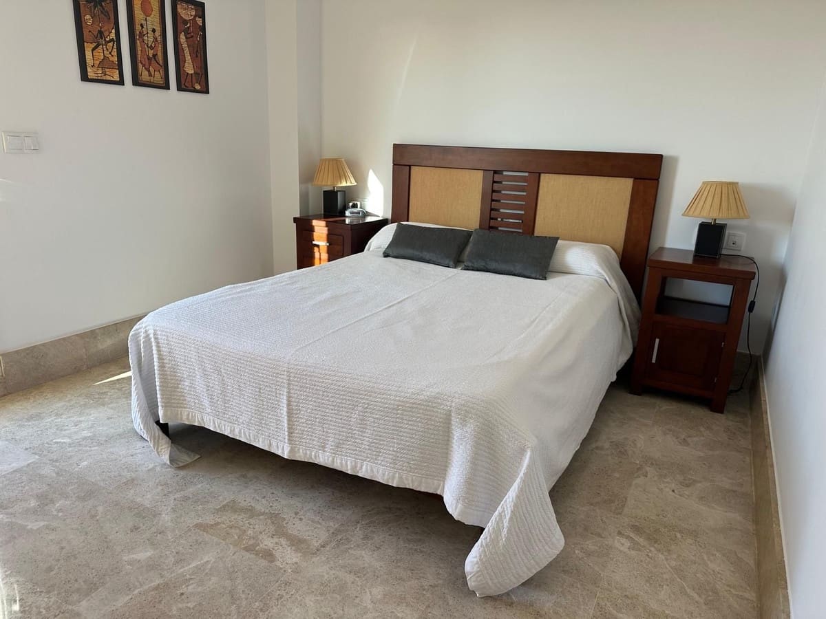 4 chambre Maison de Ville à vendre à Marbella avec piscine garage - 940 000 € (Ref: 9550109)