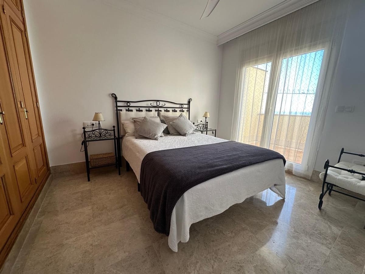 4 chambre Maison de Ville à vendre à Marbella avec piscine garage - 940 000 € (Ref: 9550109)