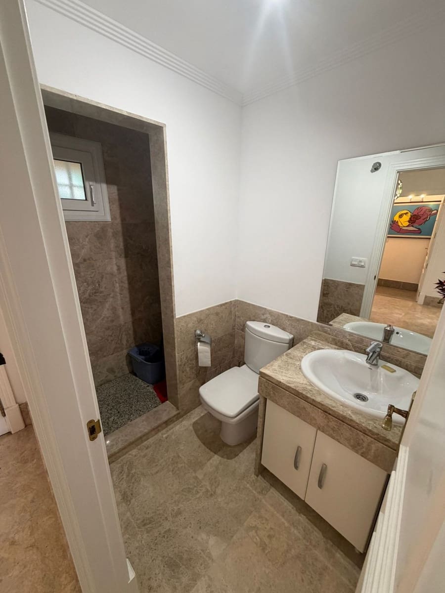 4 chambre Maison de Ville à vendre à Marbella avec piscine garage - 940 000 € (Ref: 9550109)