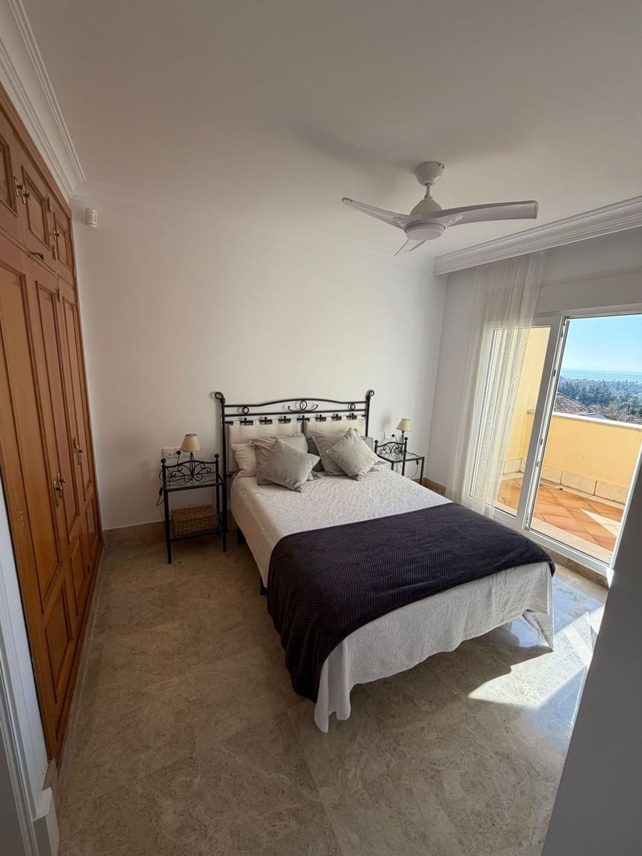 4 chambre Maison de Ville à vendre à Marbella avec piscine garage - 940 000 € (Ref: 9550109)