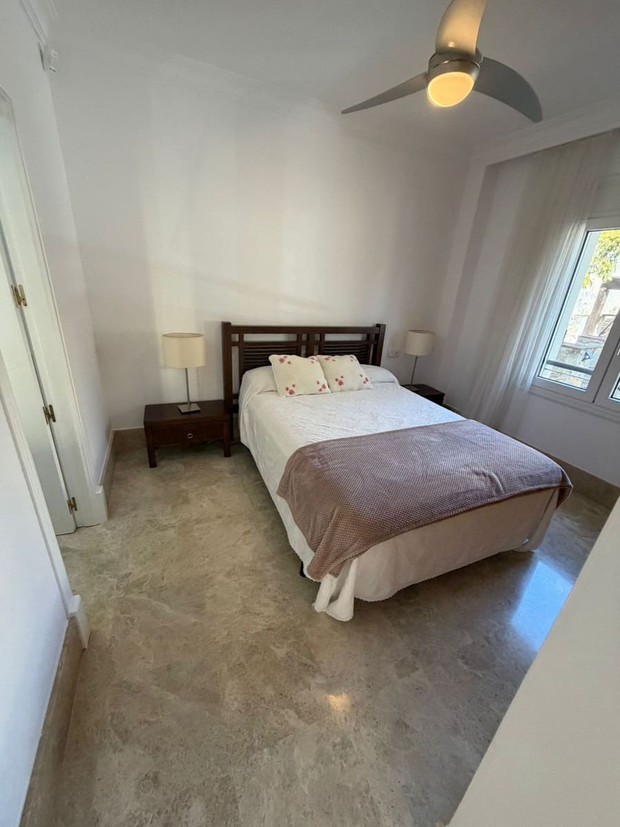 4 chambre Maison de Ville à vendre à Marbella avec piscine garage - 940 000 € (Ref: 9550109)