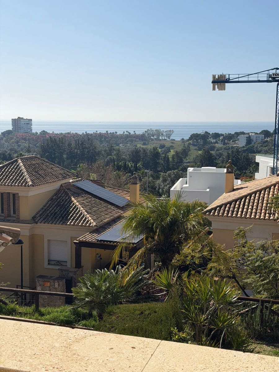 4 chambre Maison de Ville à vendre à Marbella avec piscine garage - 940 000 € (Ref: 9550109)