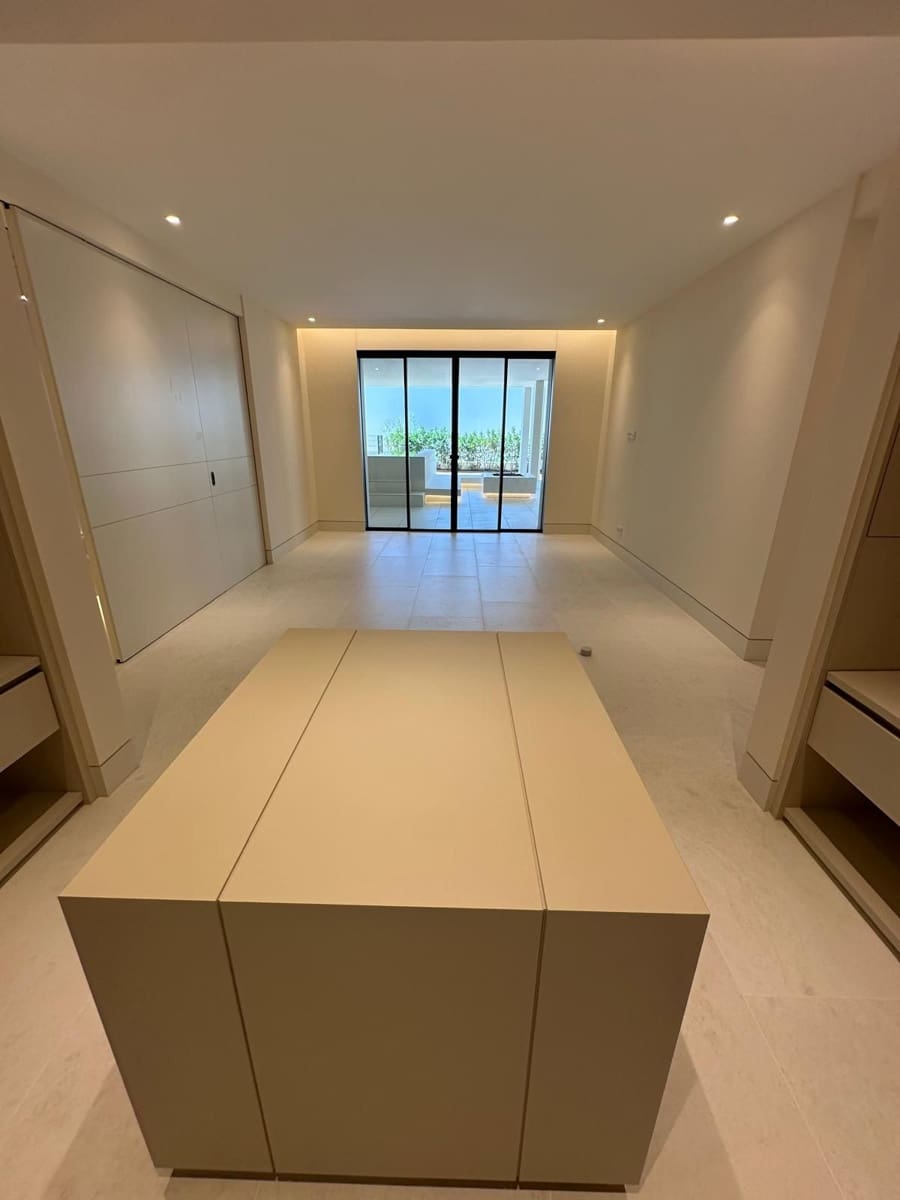 4 soverom Leilighet til salgs i Golden Mile med svømmebasseng garasje - € 6 200 000 (Ref: 9566269)