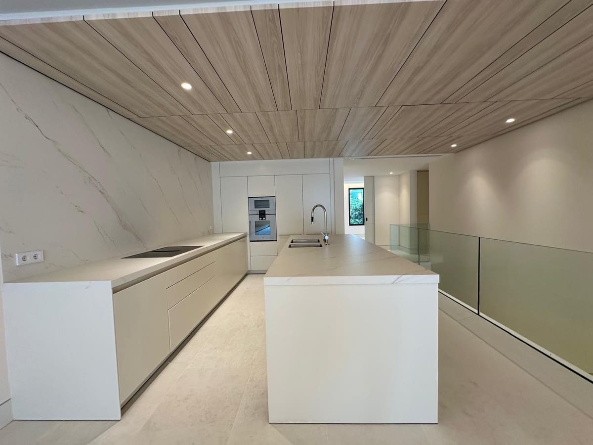 4 soverom Leilighet til salgs i Golden Mile med svømmebasseng garasje - € 6 200 000 (Ref: 9566269)