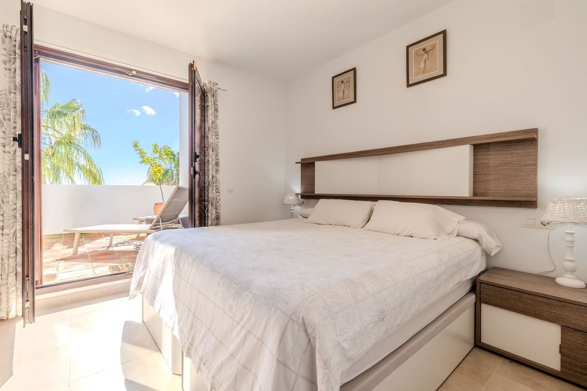 Apartamento de 2 habitaciones en Los Monteros en venta con piscina garaje - 510.000 € (Ref: 9603080)