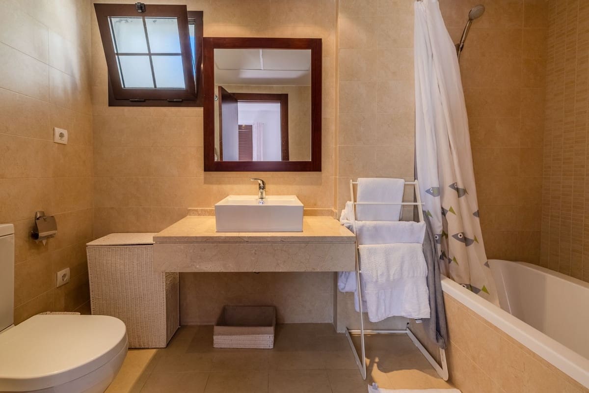 Apartamento de 2 habitaciones en Los Monteros en venta con piscina garaje - 510.000 € (Ref: 9603080)