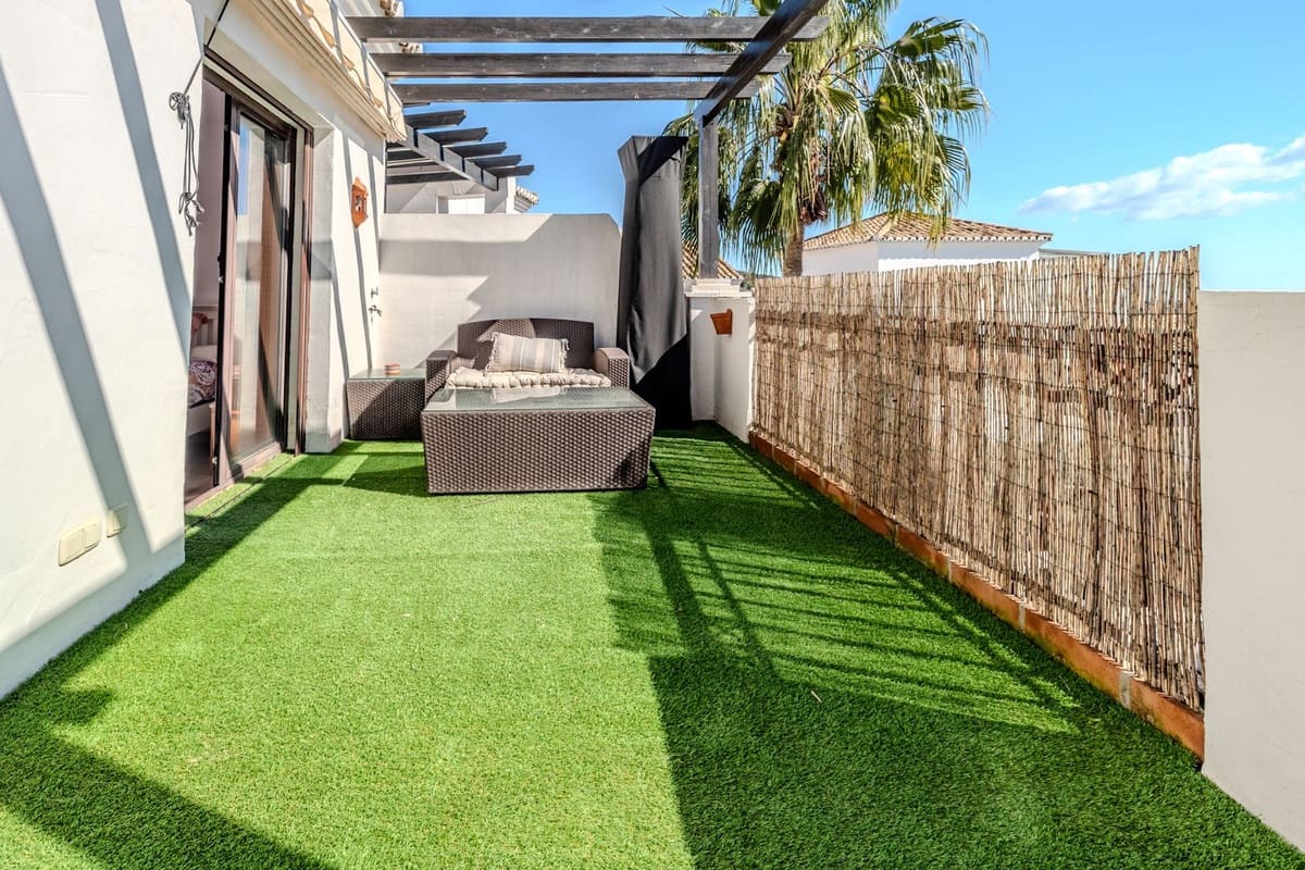 Apartamento de 2 habitaciones en Los Monteros en venta con piscina garaje - 510.000 € (Ref: 9603080)