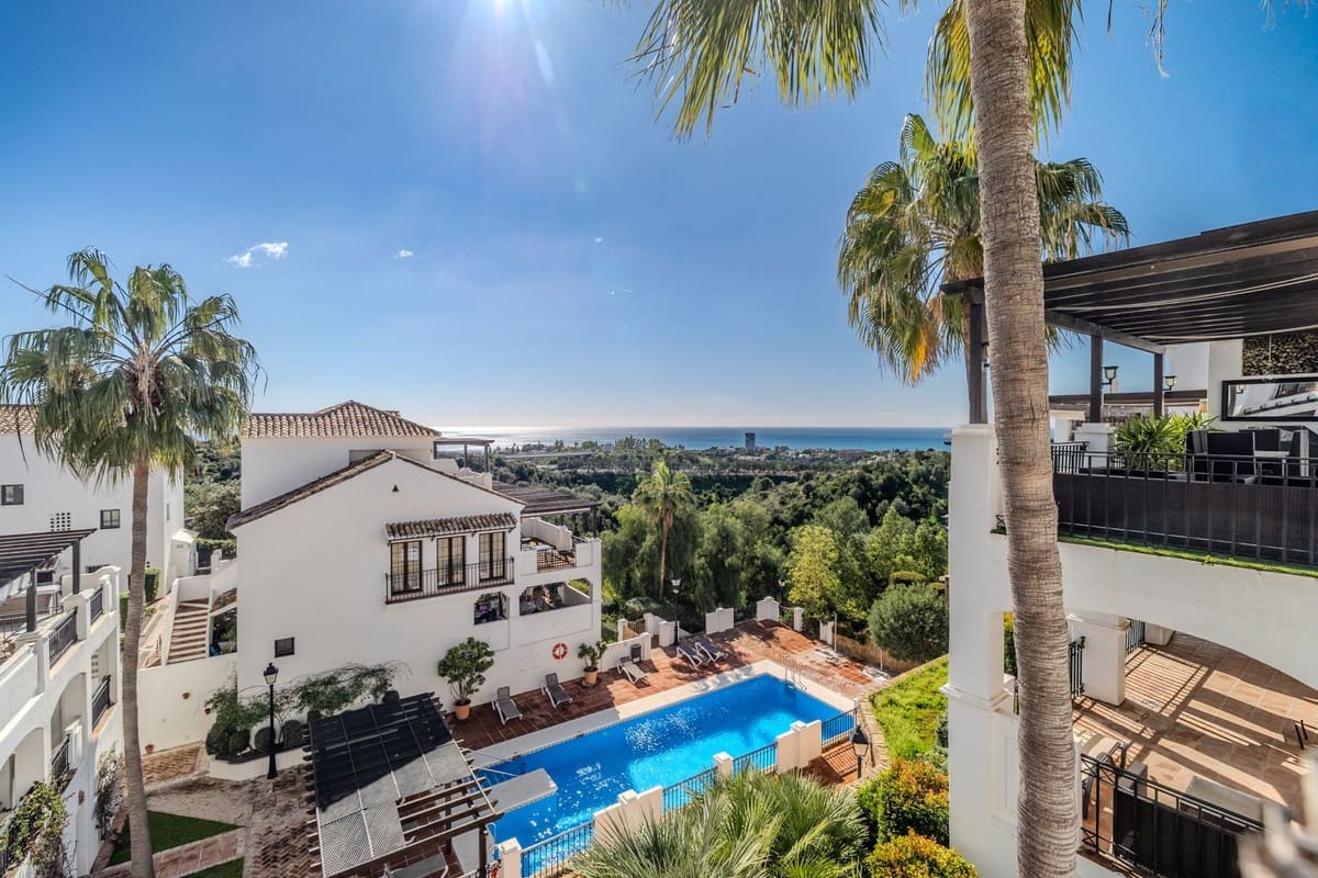 2 bedroom Apartment for sale in Los Monteros with pool garage - € 499,000 (Ref: 9603080)
