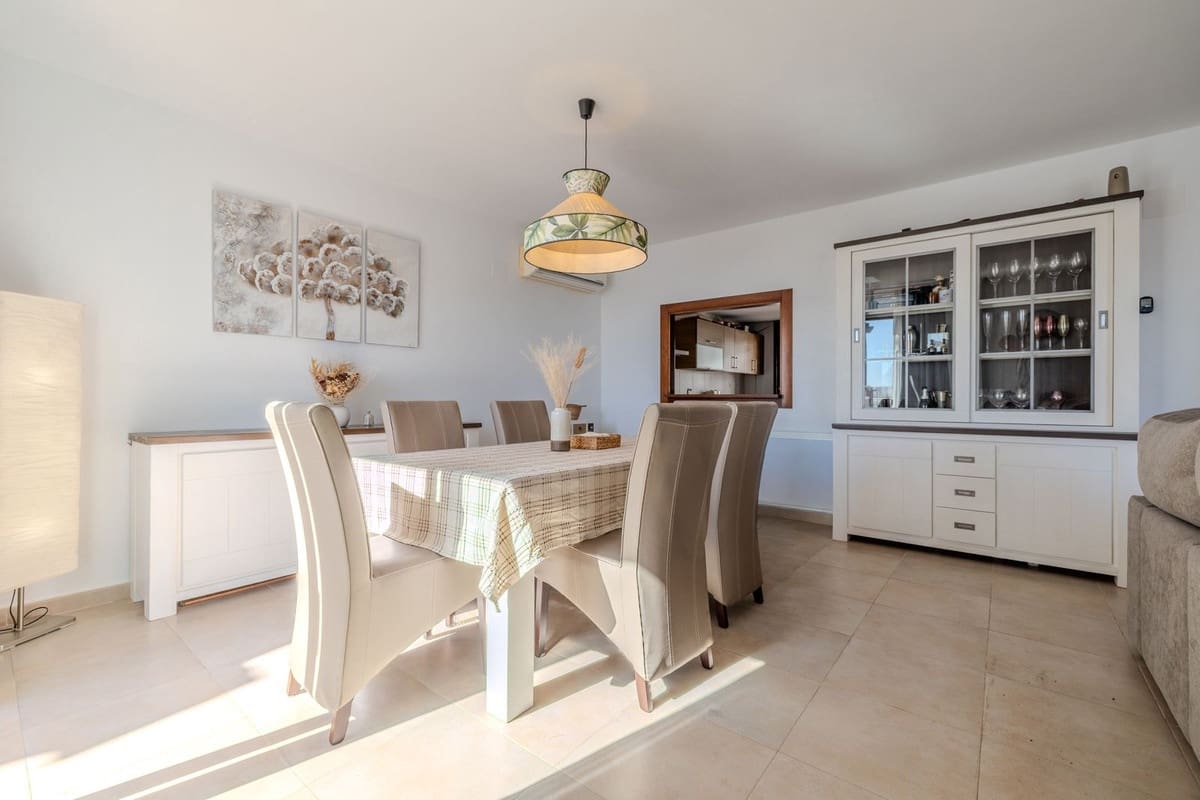 2 bedroom Apartment for sale in Los Monteros with pool garage - € 499,000 (Ref: 9603080)