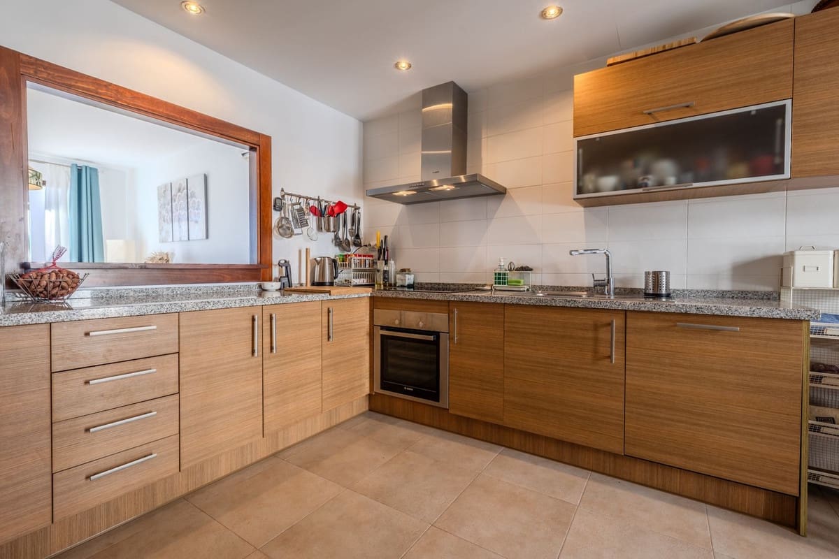 2 bedroom Apartment for sale in Los Monteros with pool garage - € 499,000 (Ref: 9603080)