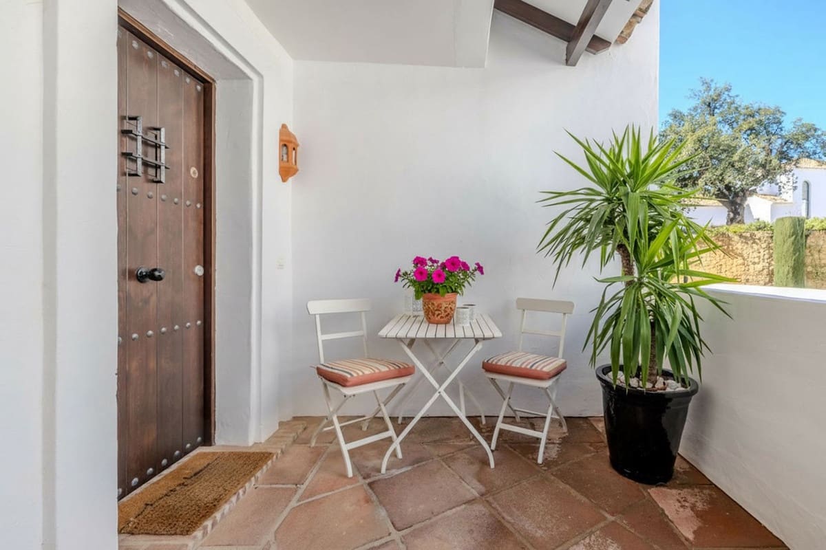 2 bedroom Apartment for sale in Los Monteros with pool garage - € 499,000 (Ref: 9603080)