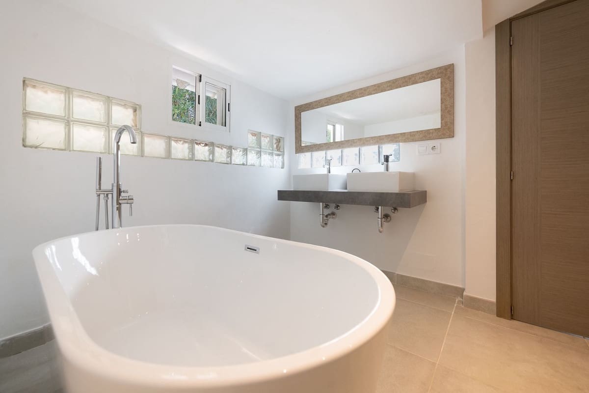 5 chambre Villa/Maison à vendre à Marbella avec piscine garage - 2 500 000 € (Ref: 9646406)