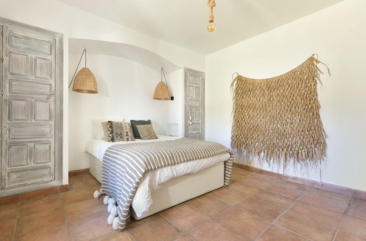 5 sypialnia Willa na sprzedaż w Marbella z basenem garażem - 2 500 000 € (Ref: 9646406)