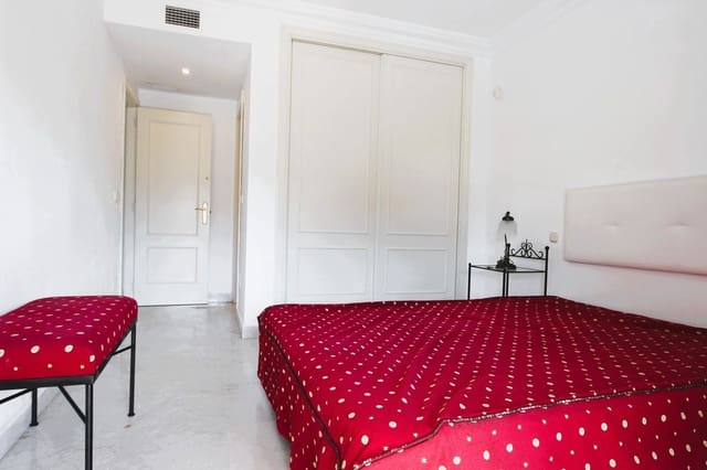 2 chambre Appartement à vendre à Puerto Banus, Marbella avec piscine garage - 620 000 € (Ref: 9675121)