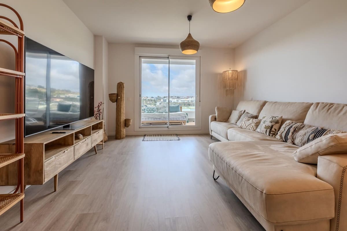 Apartamento de 3 habitaciones en Nueva Andalucia en venta con piscina garaje - 495.000 € (Ref: 9676318)