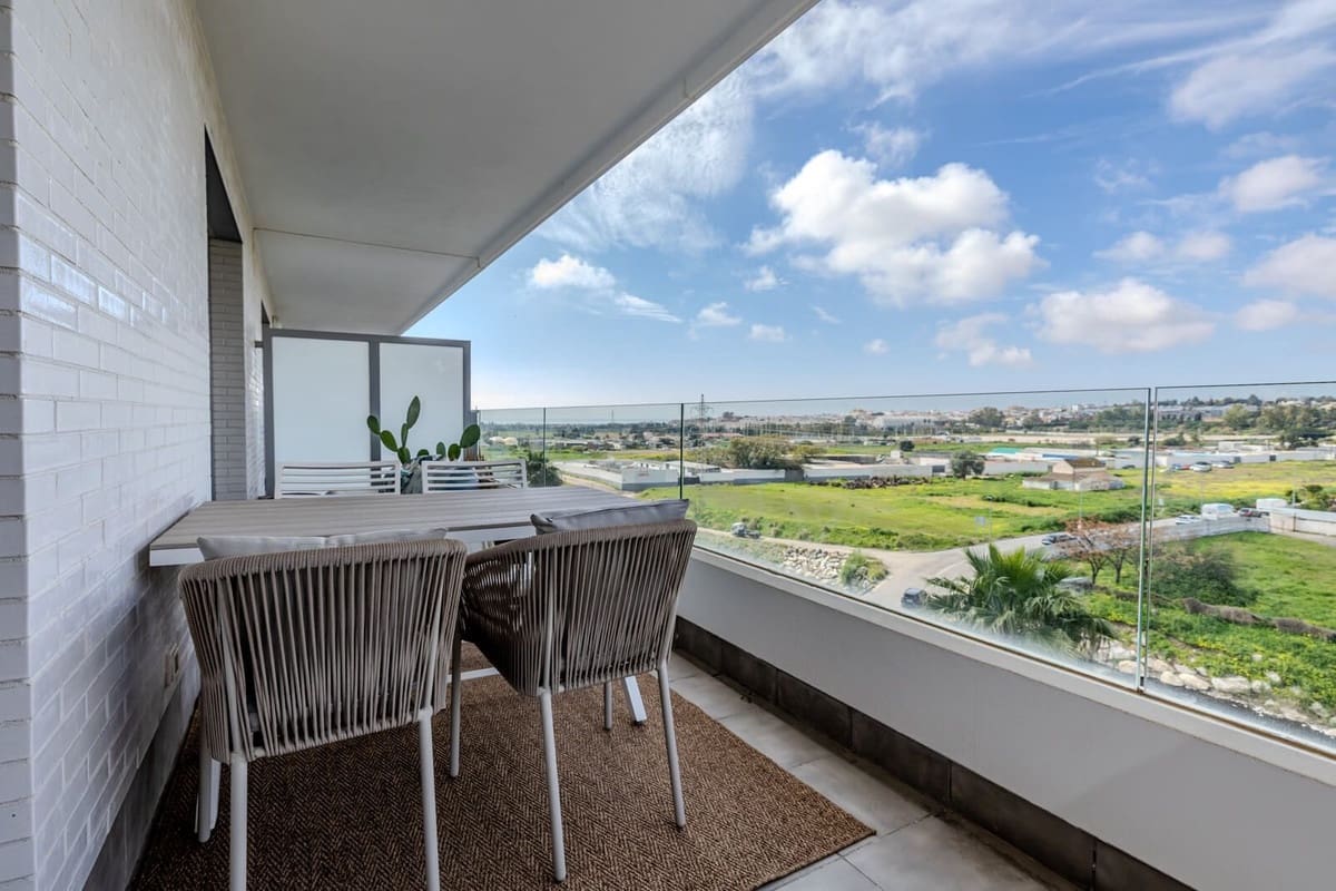 Apartamento de 3 habitaciones en Nueva Andalucia en venta con piscina garaje - 495.000 € (Ref: 9676318)