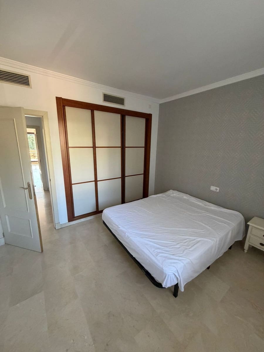 3 slaapkamer Appartement te koop in Benahavis met garage - € 525.000 (Ref: 9676319)