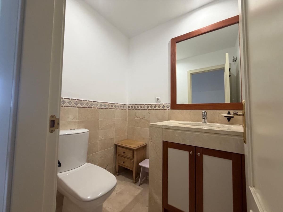 3 bedroom Apartment for sale in La Quinta with garage - € 525,000 (Ref: 9676319)