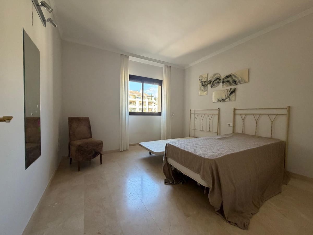 3 bedroom Apartment for sale in La Quinta with garage - € 525,000 (Ref: 9676319)