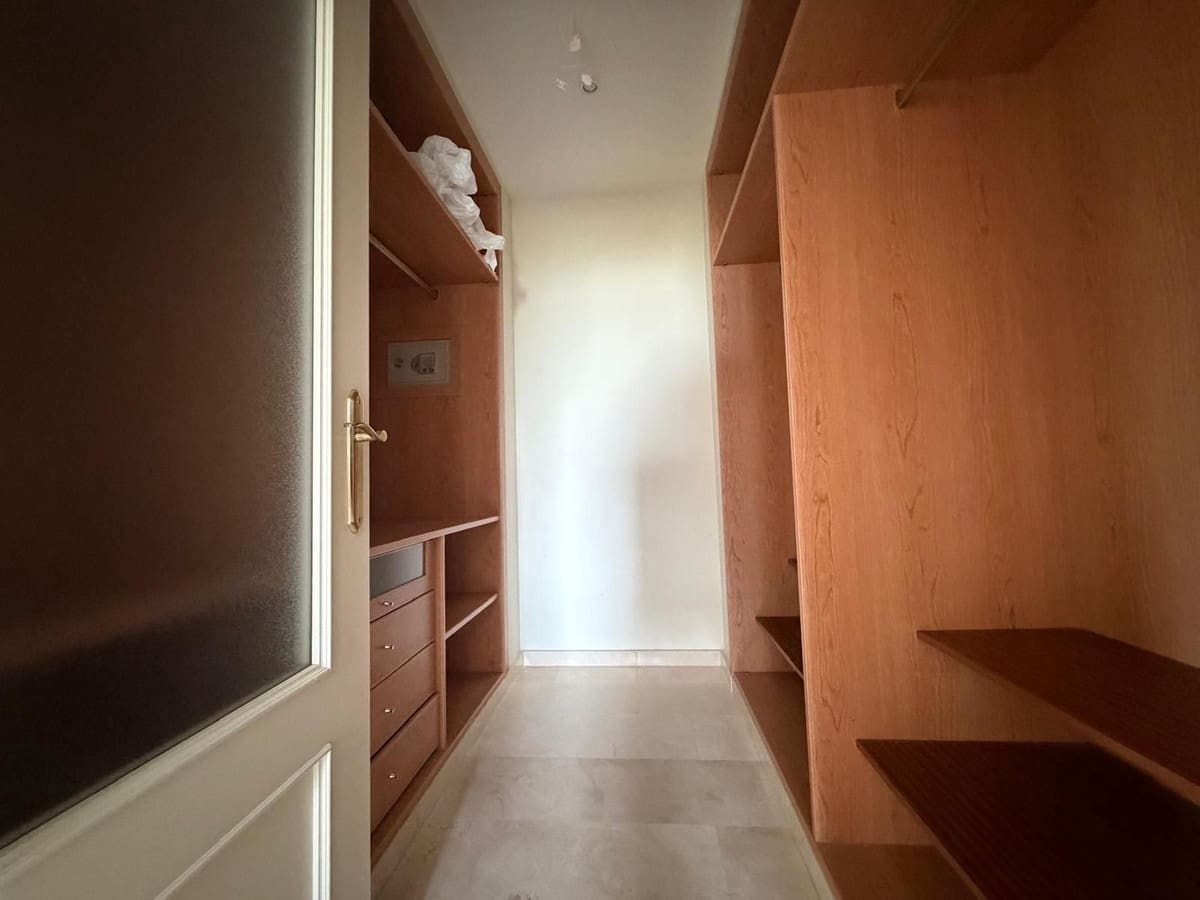 3 bedroom Apartment for sale in La Quinta with garage - € 525,000 (Ref: 9676319)