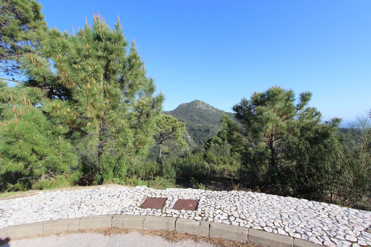 Bouwgrond te koop in Benahavis - € 750.000 (Ref: 9684357)