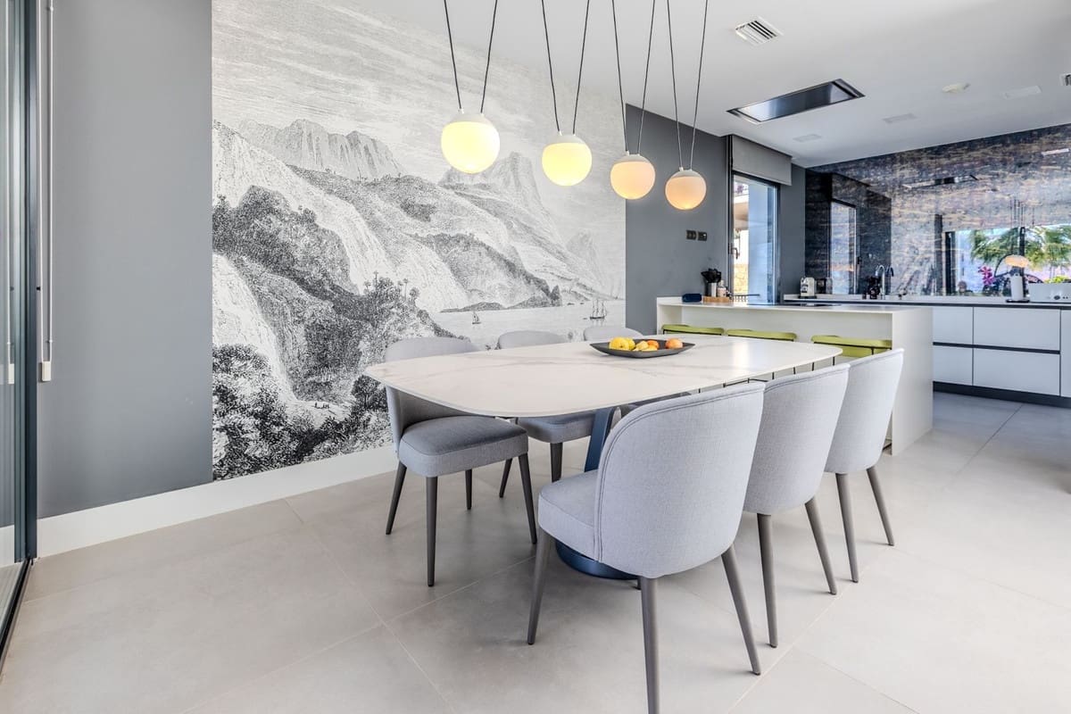 4 sypialnia Willa na sprzedaż w Estepona z basenem garażem - 1 590 000 € (Ref: 9713273)