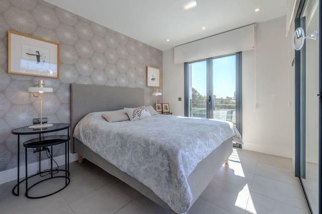 4 soverom Villa til salgs i Estepona med svømmebasseng garasje - € 1 590 000 (Ref: 9713273)