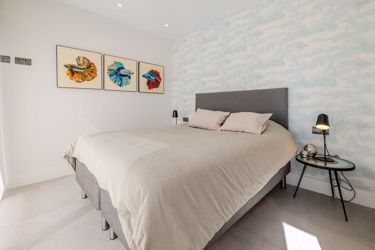 4 slaapkamer Villa te koop in Estepona met zwembad garage - € 1.590.000 (Ref: 9713273)