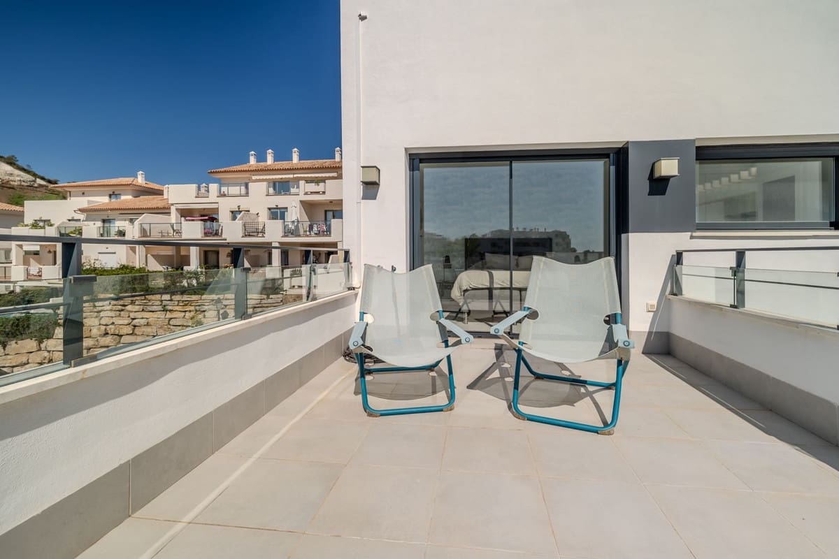 4 slaapkamer Villa te koop in Estepona met zwembad garage - € 1.590.000 (Ref: 9713273)
