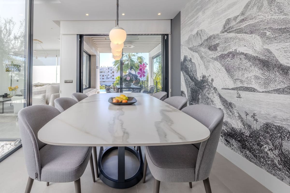 4 slaapkamer Villa te koop in Estepona met zwembad garage - € 1.590.000 (Ref: 9713273)