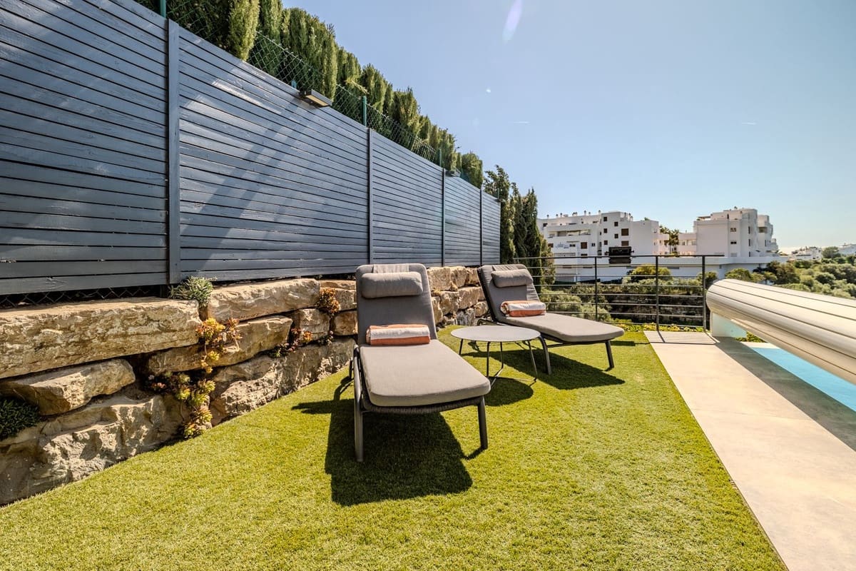4 slaapkamer Villa te koop in Estepona met zwembad garage - € 1.590.000 (Ref: 9713273)